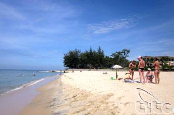 Binh Thuan builds friendly, safe tourism environment