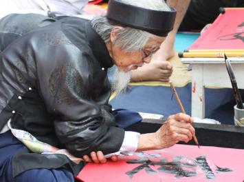 Parallels and Fireworks in Tet