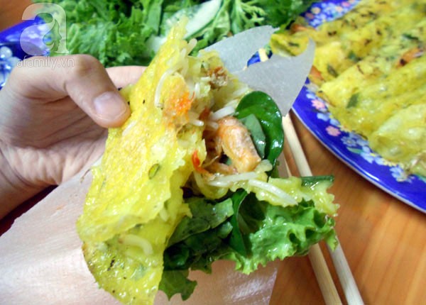 The unique Banh Xeo in Vietnam
